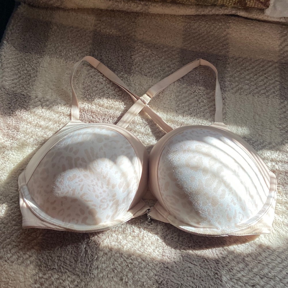 Victoria Secret Bombshell bra 34D